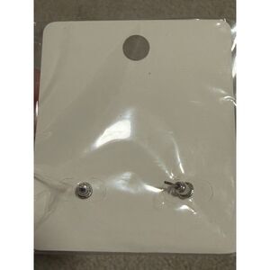 NWT Oltre Faux Pearl Stud Earrings - Collezione Accessori - Classic Silver Tone